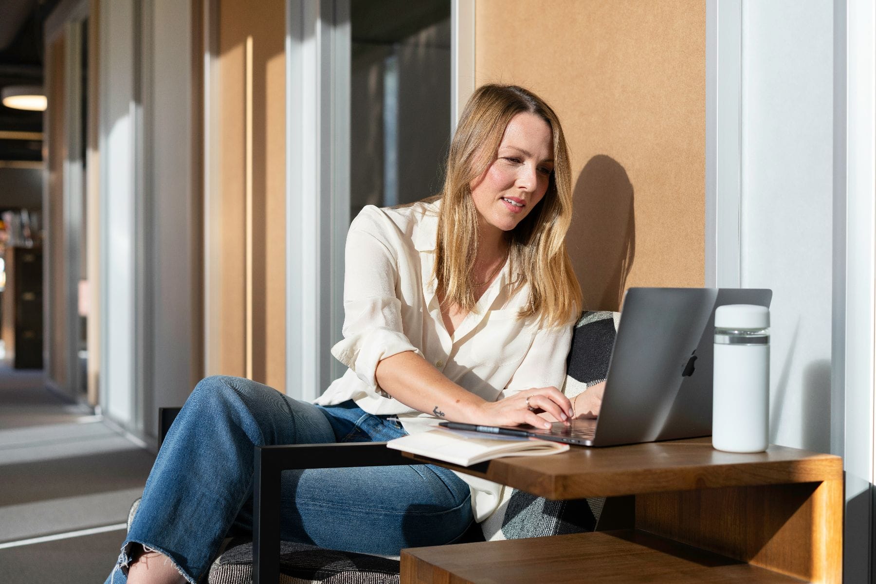 vrouw met laptop